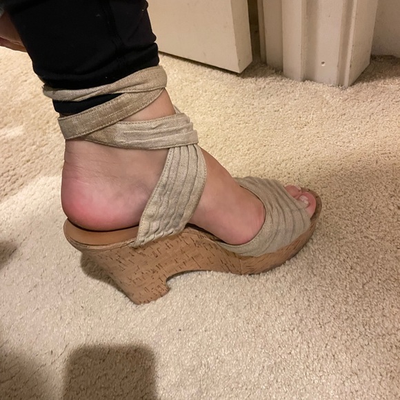 Ann Taylor wedges - Picture 2 of 4